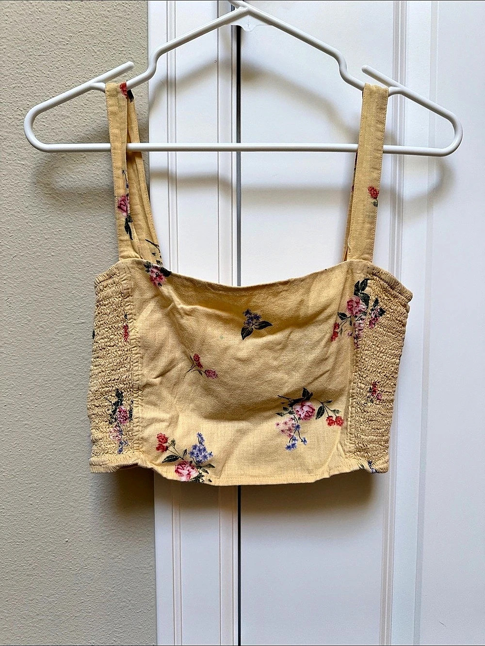 Forever 21 Floral Crop Top in Yellow Size Small